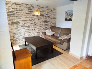 Layon cottage with shared pool