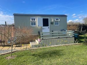 Whitethorn Shepherds Hut