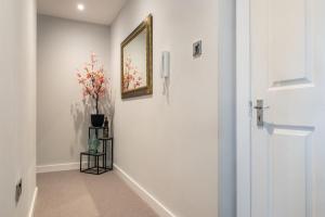 Stunning High Street Loft in Cheltenham