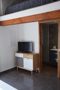 LE SIGOU - Studio avec chambre sur Mezzanine, Jardin et parking sécurisé