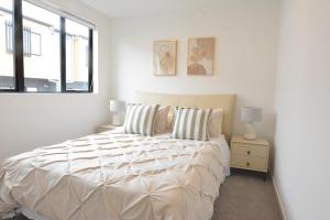 Brand New 3BR Family Townhouse & 500m to Train & Gated Community &Free Parking