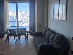 Luxury duplex with mountain views, new gudauri