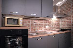 1Metro Gambara-Duomo & Navigli-AC-Self Check in