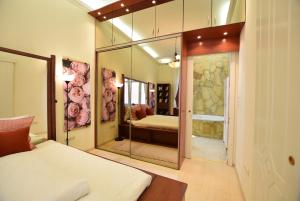 Downtown Budapest Apartment Near Synagogue