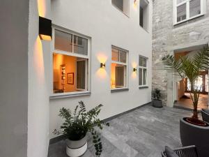 Suite Nr 5 - J26 LUXURY APARTMENT, Jauniela 26 Old Riga - Great View & Top Location - 2 Bedrooms - 80 m2