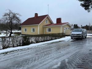 Maalaistalo, pienessä kylässä, Vakkilassa