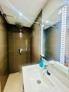 Lovely studio 4th floor No Elevator