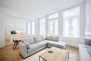 LOUISE CITY Center 2