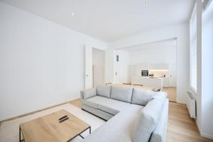 LOUISE CITY Center 2