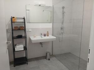 RIVERSIDE APARTMENTS Premium Living with great view