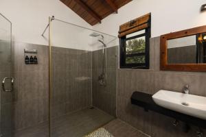 Garfield Cottage by TONIK - 3BR Private Cottage in Haputale - Mountain Views