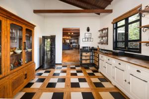 Garfield Cottage by TONIK