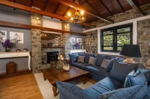 Garfield Cottage by TONIK