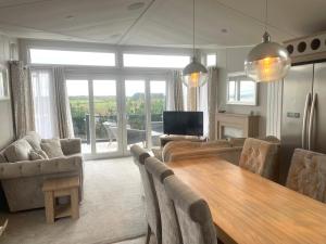 Rockley Park, Stunning Sea View, Close to Beach