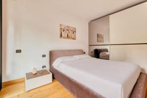 Hostmate - Ulpio Traiano