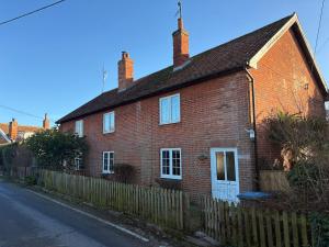 Beautiful Four Bedroom Cottage in Little Glemham, Suffolk