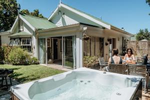 Onrus Sunshine Beach Days