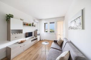 Poggio al Lago by Whale Homes