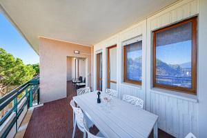 Poggio al Lago by Whale Homes