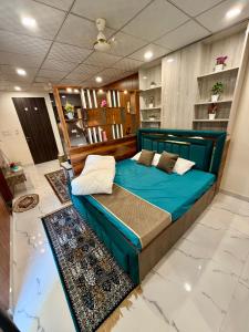 Cozy Private Studio with Free Parking Near City Center