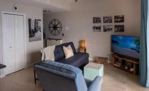 Sand Dollar Point - Pool, Bay, Hot Tub, 10 min to beach