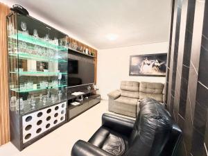 Seu refúgio em Bombinhas, conforto e pé na areia