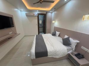 The Goura Palace Hotel And Restaurant