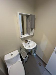 Avida Tower 1, Unit 2003 - Chis Place