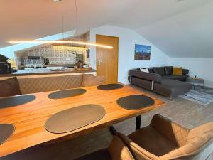 FeWo Aloisius im Allgäu - Hunde willkommen, Workation & Westbalkon, inkl Königscard