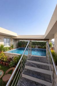 Cozy Private Studio with Free Parking Near City Center