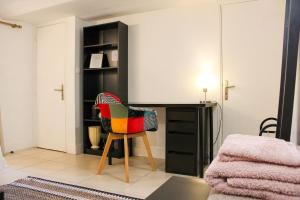 Studio indépendant dans maison