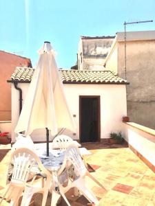 La casa con il terrazzo,via arizzi Ortigia