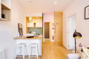 Oporto Vibes - T1 Moderno no Centro do Porto com AC, by HopStays