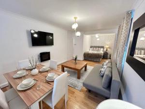 Hyde Park Corner Family Three Bedroom Apartment