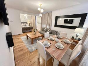 Hyde Park Corner Family Three Bedroom Apartment
