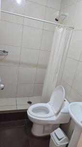 LA COLINA Casa-Hospedaje