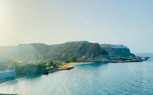 PENTHOUSE IN THE SEA, Tauro