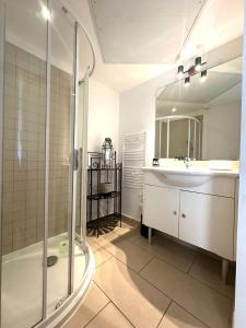 Appartement pieds dans leau sur Port de Plaisance