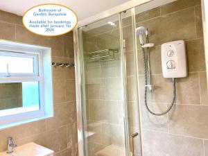 Six Bedroom Property - Five Bedroom Main House with One Bedroom Garden Bungalow - York Centre