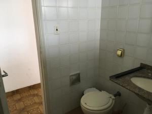 Apto mobiliado a 100 metros da praia