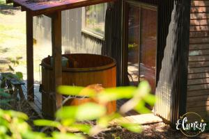 Cafeteria y Cabañas Eluney - Llaurel