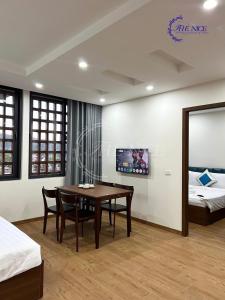 Luxury 2 BEDROOM - apartment with sea and sunset view