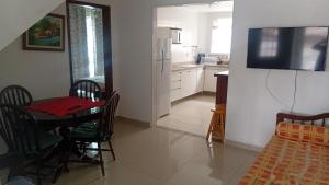 GUARUJÁ ENSEADA CASA 6 PES PROX PRAIA