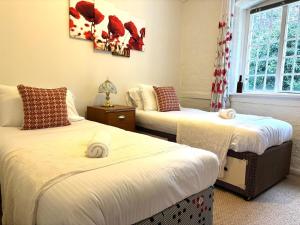 3 bedroom house in Ironbridge with river views