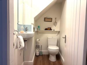 3 bedroom house in Ironbridge with river views