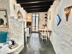 Stylish getaway with secluded Patio in lava Finca