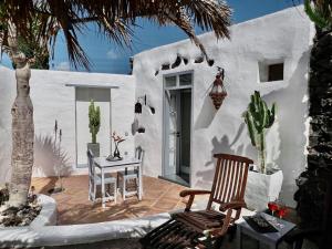 Stylish getaway with secluded Patio in lava Finca