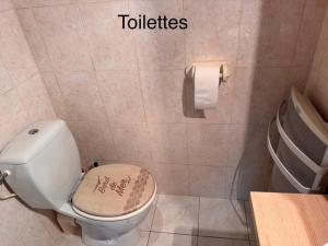 Grand studio centre Vias historique