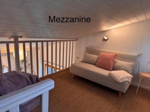 Grand studio centre Vias historique