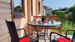 Lüttjes Hus hinterm Deich